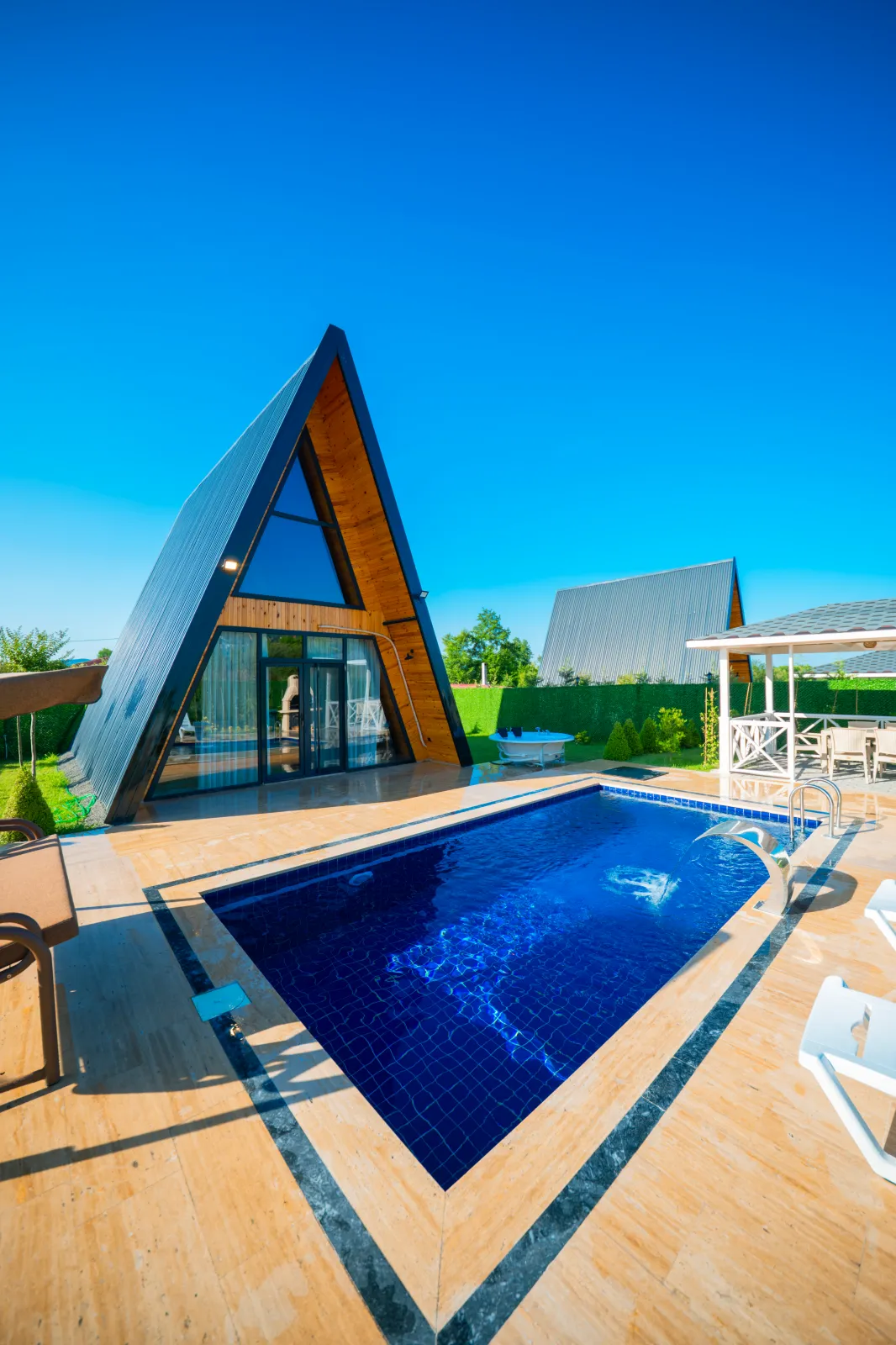 B264 Jakuzili Havuzlu Bungalov